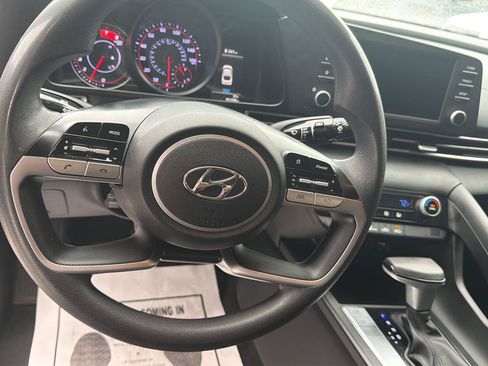 Used 2022 Hyundai Elantra SEL w/ Cargo Package FWD image 13