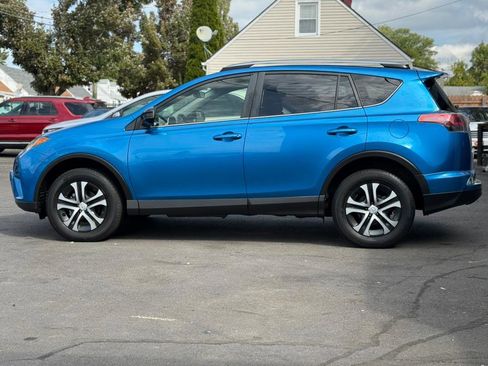 Used 2018 Toyota RAV4 LE image 12