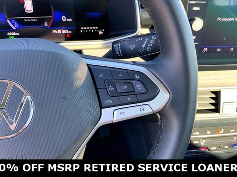 Certified 2025 Volkswagen Taos SE image 19