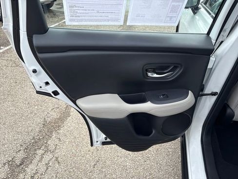 Used 2025 Honda HR-V LX image 20