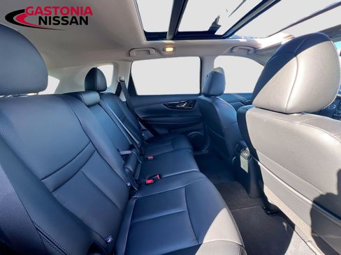 Used 2019 Nissan Rogue SL w/ Premium Package image 35