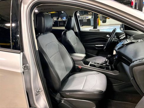 Used 2018 Ford Escape SE w/ SE Sport Appearance Package AWD/4WD image 11