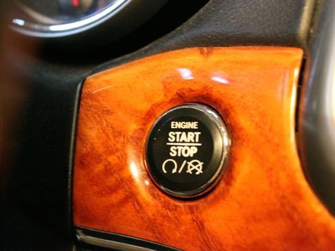 Used 2012 Jeep Grand Cherokee Overland image 26