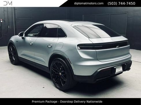 Used 2025 Porsche Macan 4 Electric w/ Premium Package AWD/4WD image 7