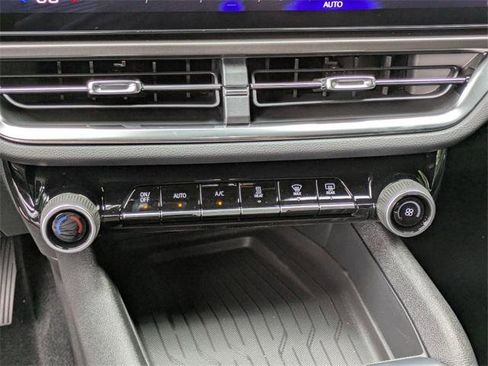 New 2026 Chevrolet Equinox EV LT image 18