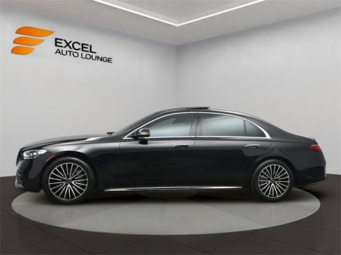 Used 2022 Mercedes-Benz S 580 4MATIC Sedan image 2