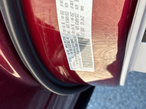 Used 2020 Chrysler Pacifica Touring-L w/ Tire & Wheel Group image 28