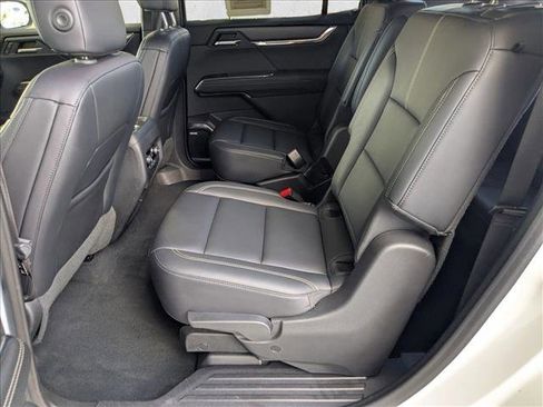 Used 2024 GMC Acadia Elevation image 17