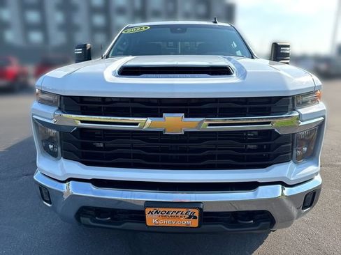 Used 2024 Chevrolet Silverado 2500 LT w/ Convenience Package AWD/4WD image 8