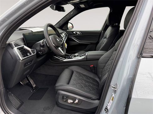 New 2026 BMW X7 xDrive40i w/ M Sport Package image 9