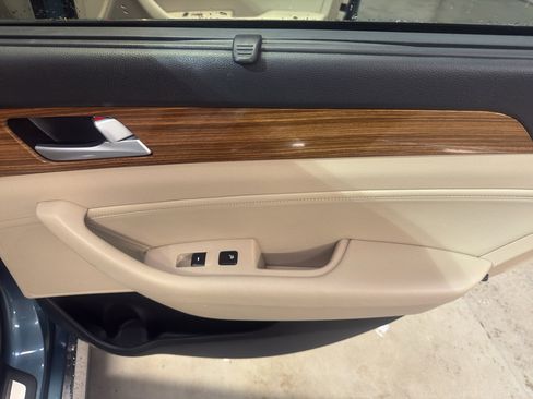Used 2015 Hyundai Sonata Limited w/ Option Group 05 image 24
