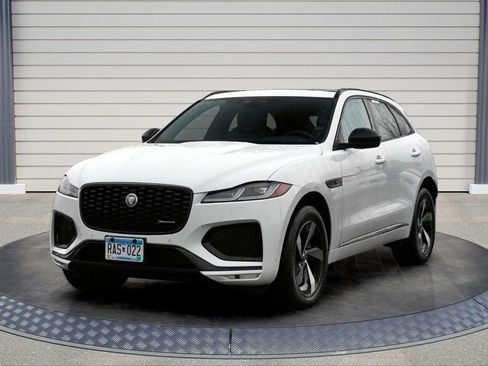 Used 2025 Jaguar F-PACE R-Dynamic S image 3