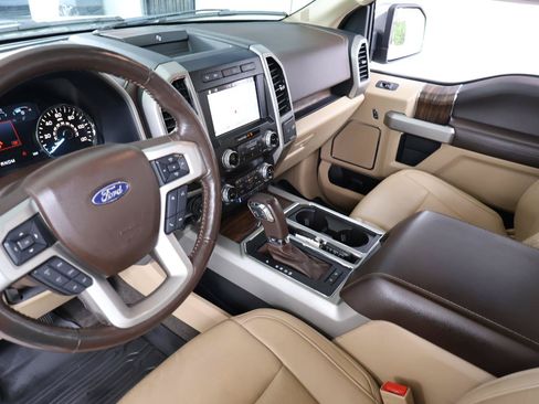 Used 2019 Ford F150 Lariat w/ Equipment Group 502A Luxury AWD/4WD image 34