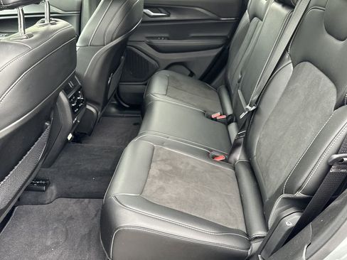 Certified 2025 Jeep Grand Cherokee Altitude AWD/4WD image 15