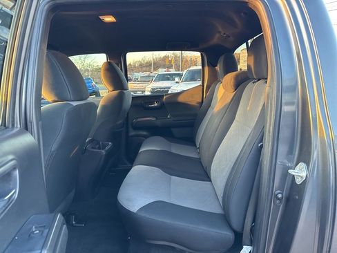 Used 2023 Toyota Tacoma TRD Sport image 28