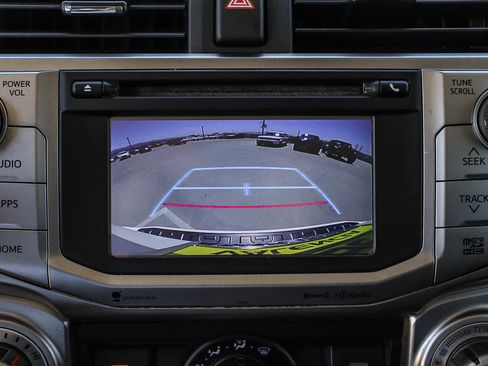 Used 2018 Toyota 4Runner SR5 Premium RWD image 23