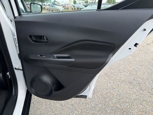 Used 2022 Nissan Kicks S FWD image 38