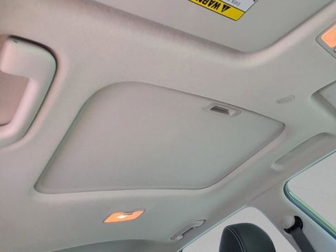 Used 2024 Hyundai Venue SEL FWD image 37