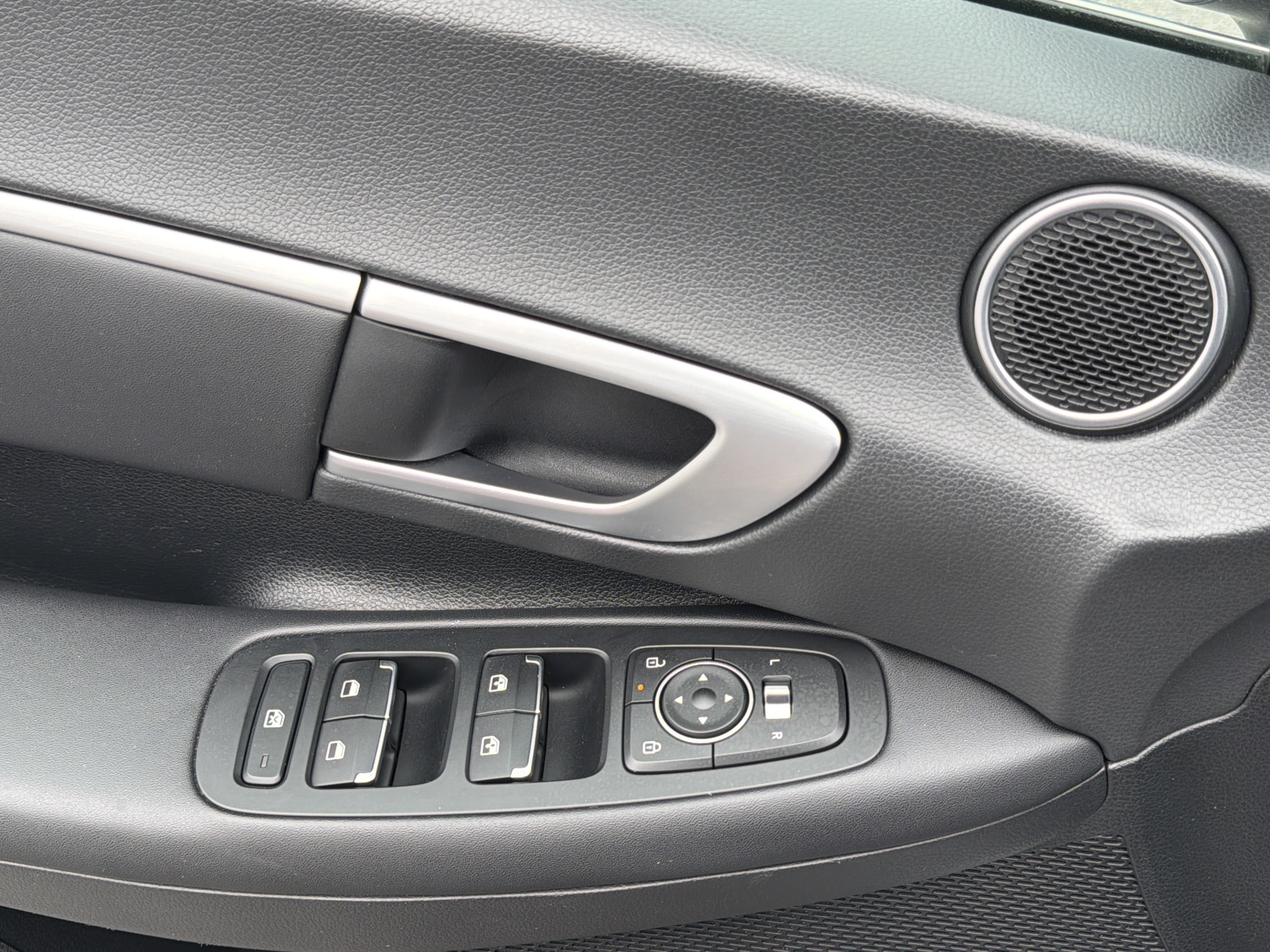 Used 2024 Hyundai Sonata SEL FWD image 18
