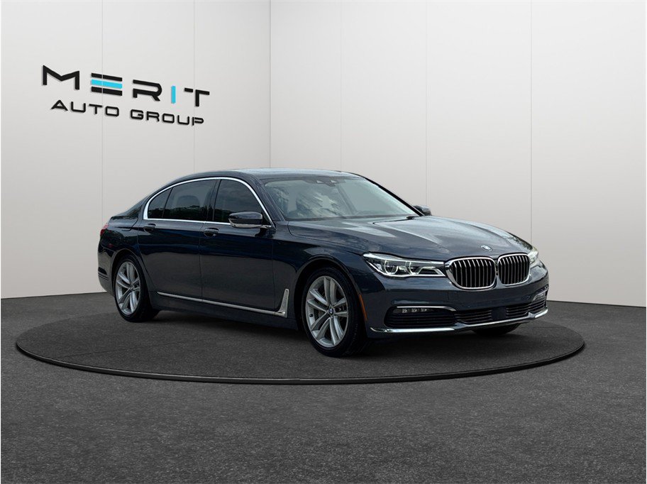 Used 2016 BMW 750i RWD image 1