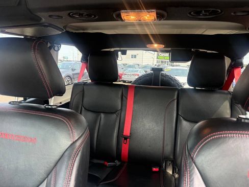 Used 2018 Jeep Wrangler Unlimited Rubicon AWD/4WD image 14