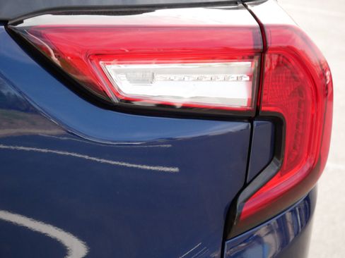 Used 2023 GMC Terrain SLT AWD/4WD image 17