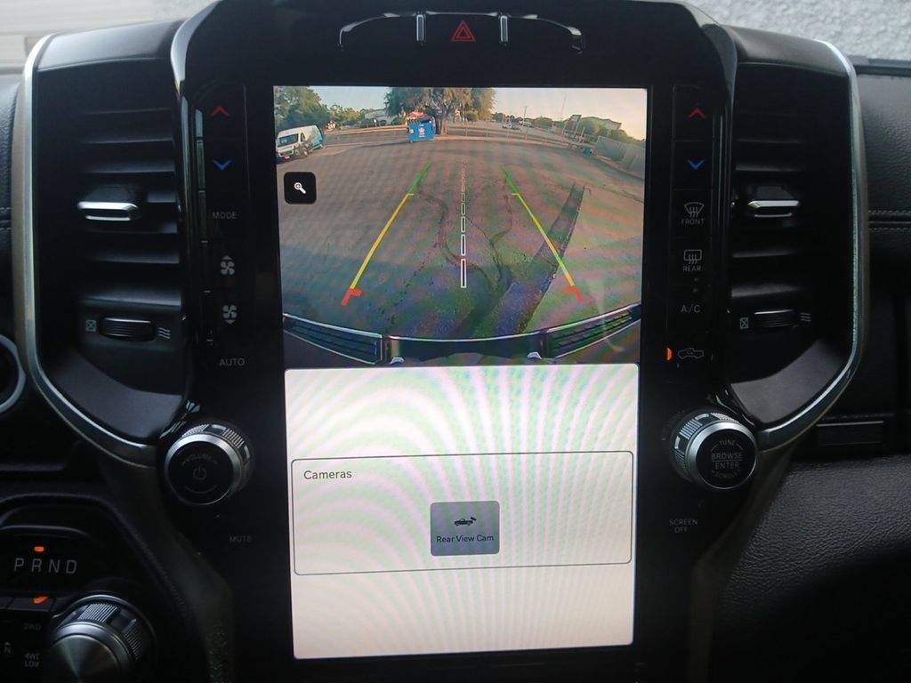 Used 2022 RAM 1500 Laramie AWD/4WD image 9
