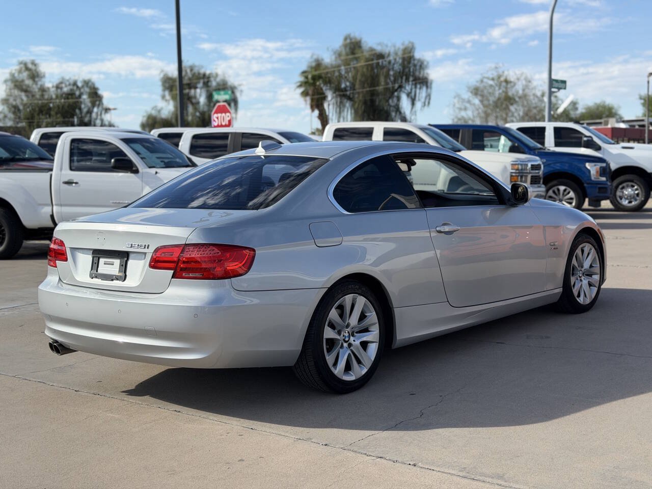 Used 2011 BMW 328i xDrive Coupe AWD/4WD image 5