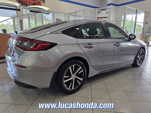 Used 2023 Honda Civic LX image 4