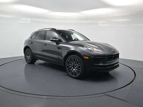 Used 2026 Porsche Macan AWD/4WD image 32