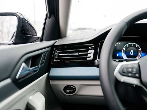 New 2026 Volkswagen Jetta SE image 16