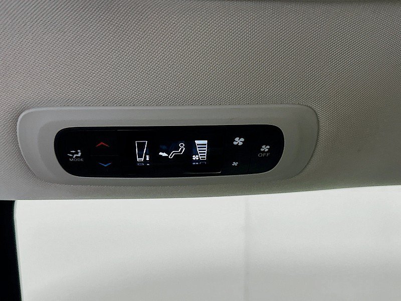 Used 2023 Chrysler Voyager LX FWD image 24