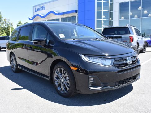New 2026 Honda Odyssey Touring image 3