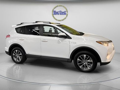 Used 2016 Toyota RAV4 XLE w/ Convenience Package AWD/4WD image 8