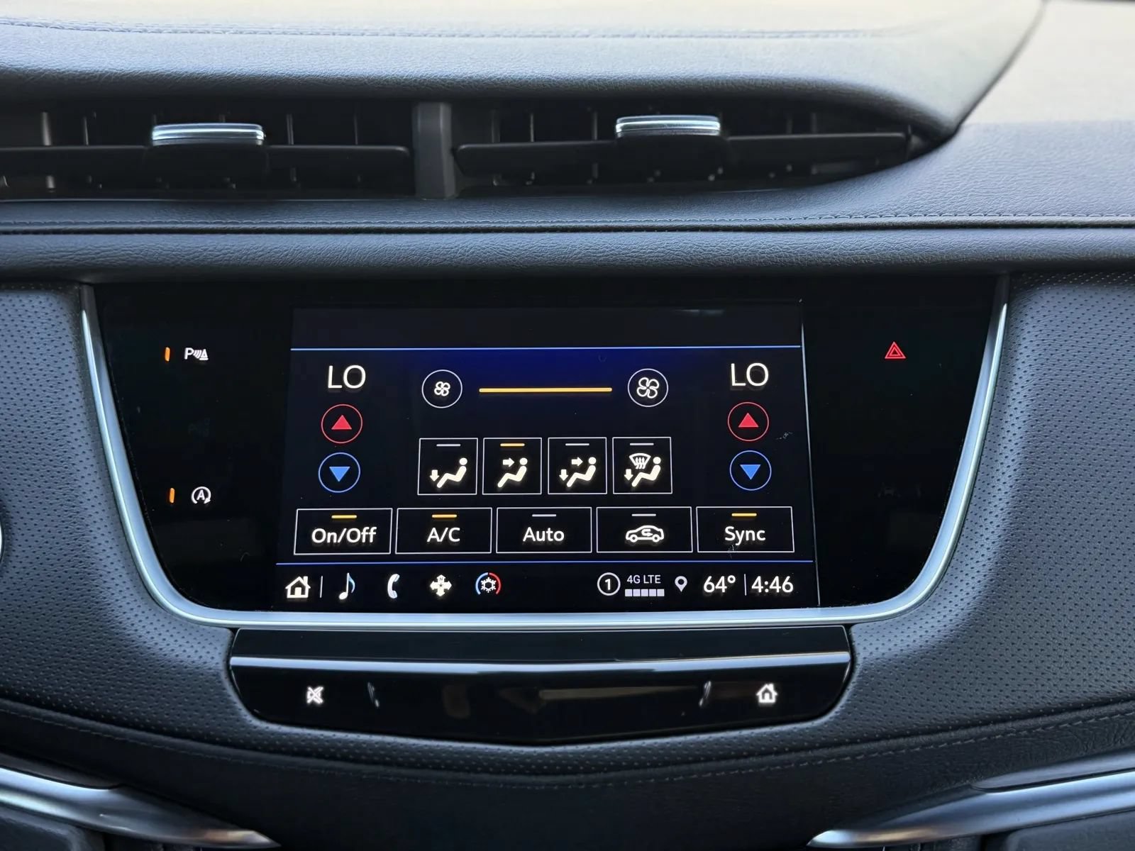 Used 2025 Cadillac XT5 Luxury w/ LPO, Floor Liner Package FWD image 32