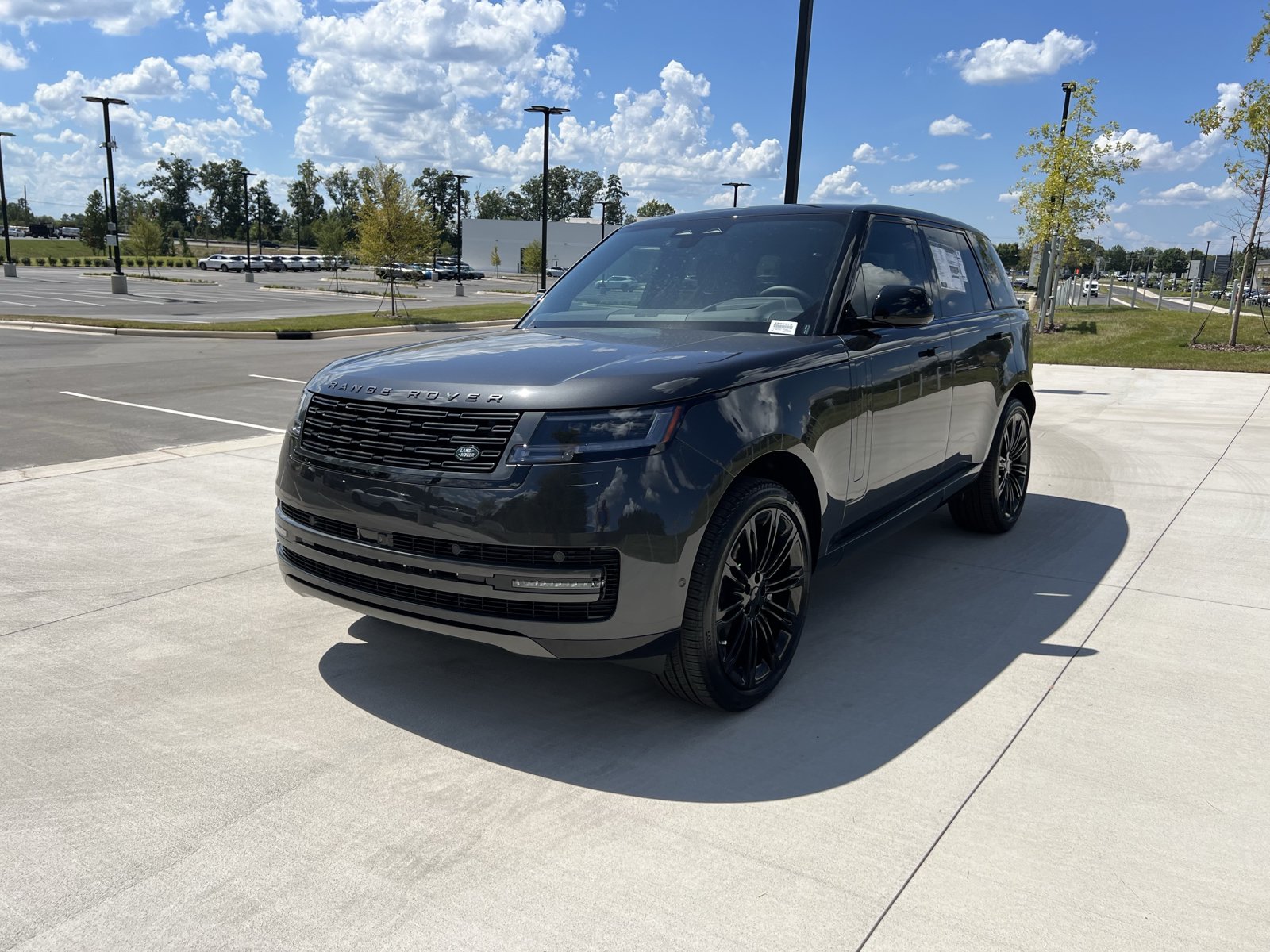 New 2026 Land Rover Range Rover SE AWD/4WD image 1