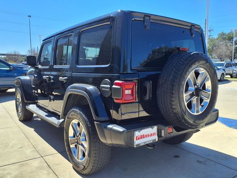 Used 2021 Jeep Wrangler Unlimited Sahara image 3