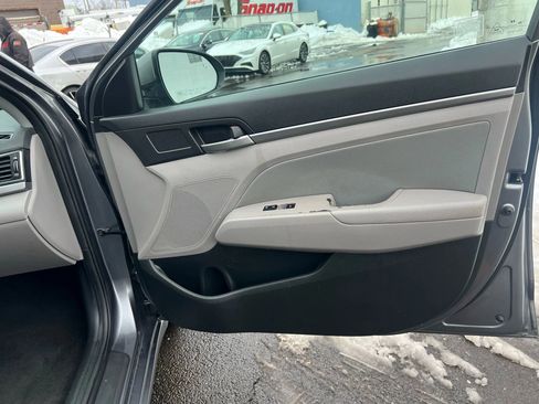 Used 2018 Hyundai Elantra SEL FWD image 29