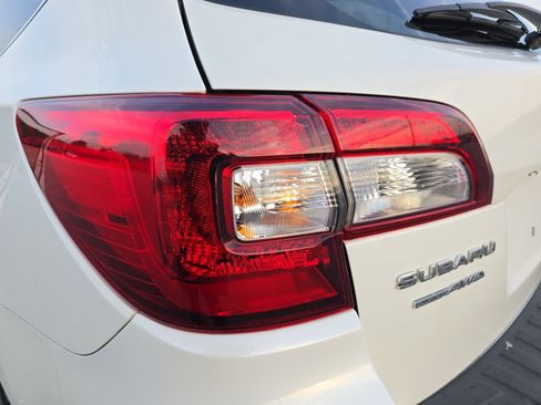 Used 2017 Subaru Outback 2.5i Limited w/ Popular Package #5 image 33