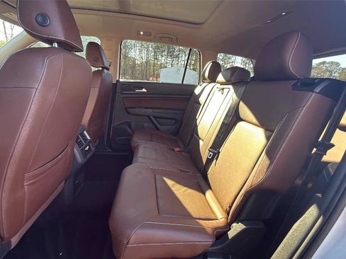 Used 2021 Volkswagen Atlas SE w/ Panoramic Sunroof Package image 11