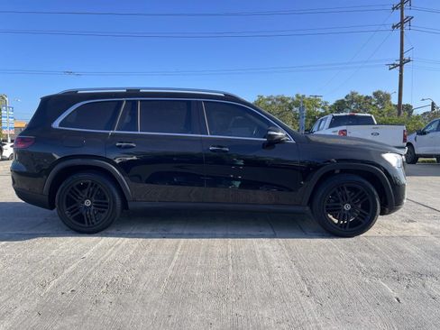 Used 2024 Mercedes-Benz GLS 450 4MATIC image 2