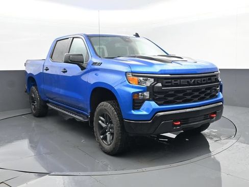 Used 2024 Chevrolet Silverado 1500 Custom Trail Boss w/ LPO, Dark Essentials Package AWD/4WD image 3
