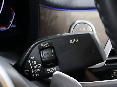 Used 2020 BMW 740i xDrive w/ Premium Package AWD/4WD image 19