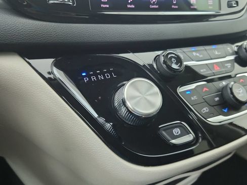 Certified 2024 Chrysler Pacifica Touring-L FWD image 31