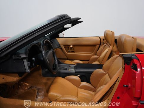 Used 1990 Chevrolet Corvette Convertible RWD image 39