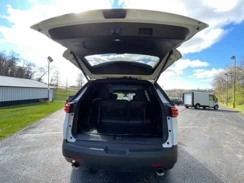 Certified 2023 Chevrolet Traverse LT w/ LPO, Floor Liner Package AWD/4WD image 17