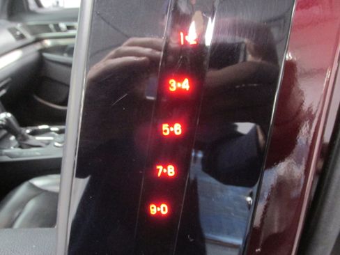 Used 2019 Ford Explorer XLT w/ Equipment Group 202A image 20