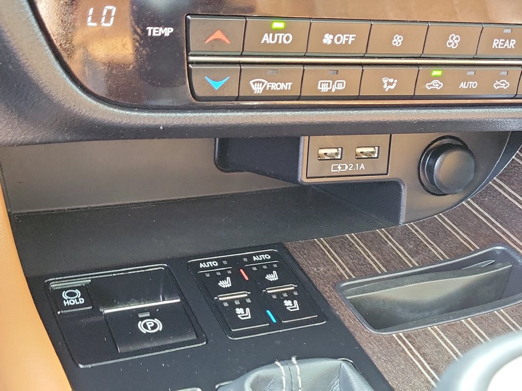 Used 2021 Lexus RX 350L Luxury w/ Accessory Package AWD/4WD image 18