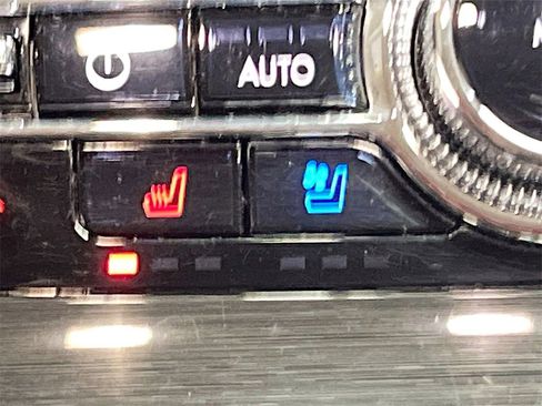 Used 2023 Lincoln Nautilus Reserve w/ Equipment Group 201A image 21