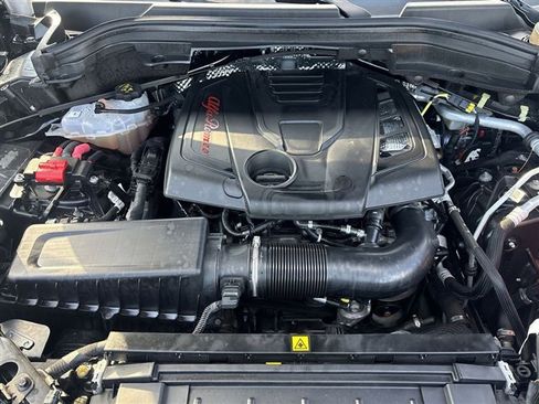 Used 2024 Alfa Romeo Stelvio Ti image 29